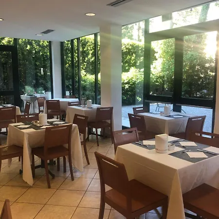 ホテル Hotel B&B Des Bains Milano Marittima 3*