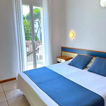 Hotel B&B Des Bains Milano Marittima ホテル