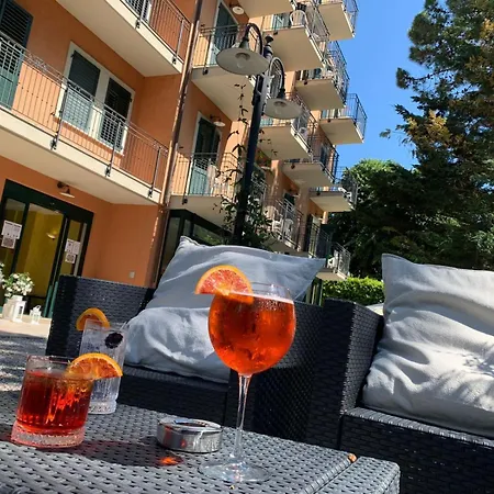 Hotel Des Bains 3*